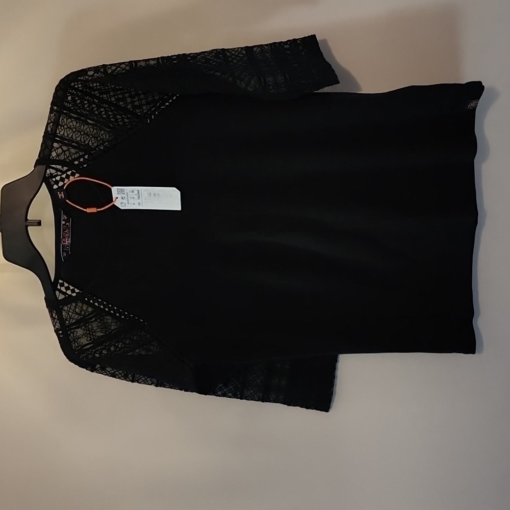 Ladies Superdry embroidered Raglan top US 4 / UK 8